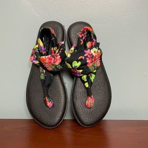 SANUK Sandals size 8